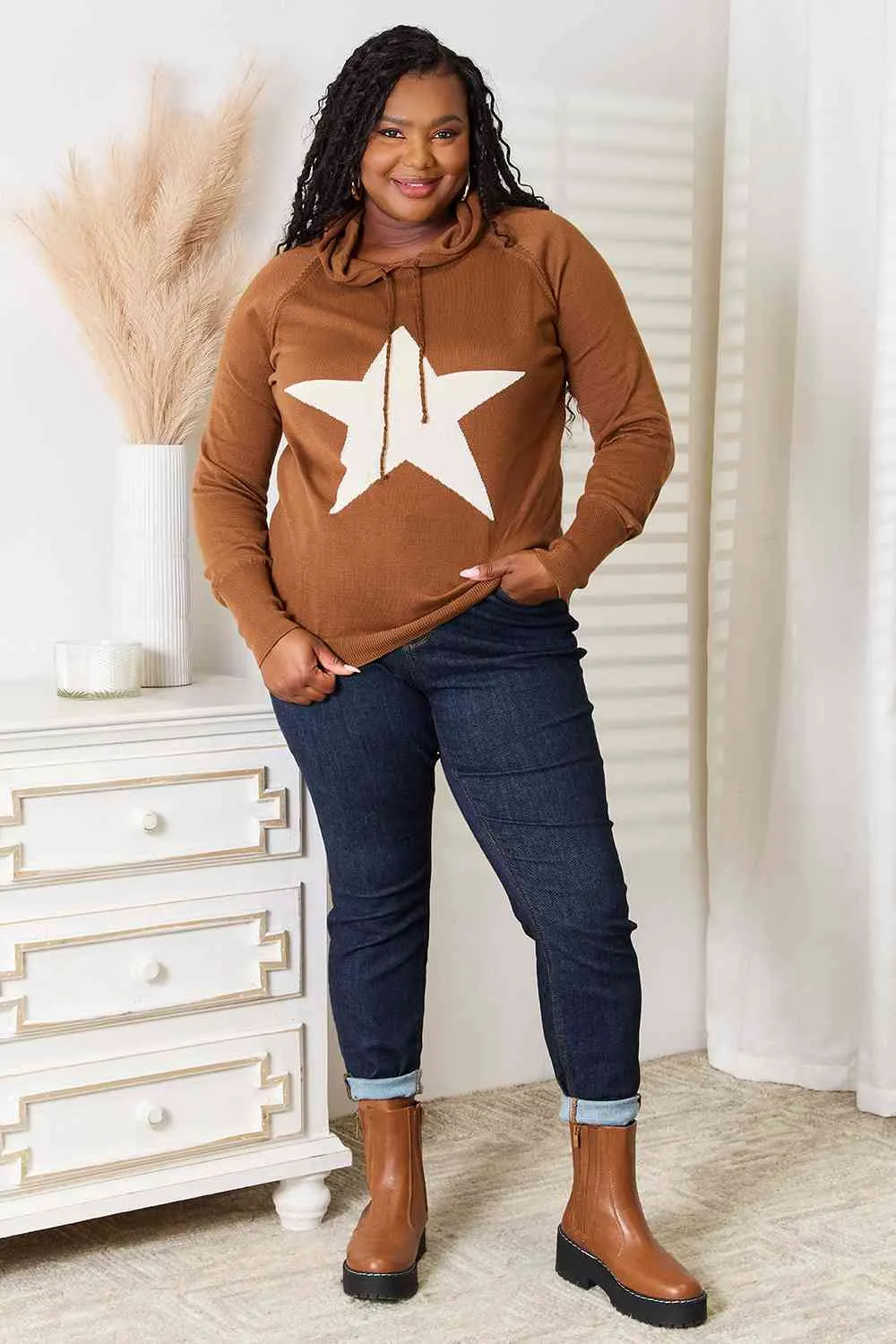 Chestnut Star Graphic Hooded Sweater