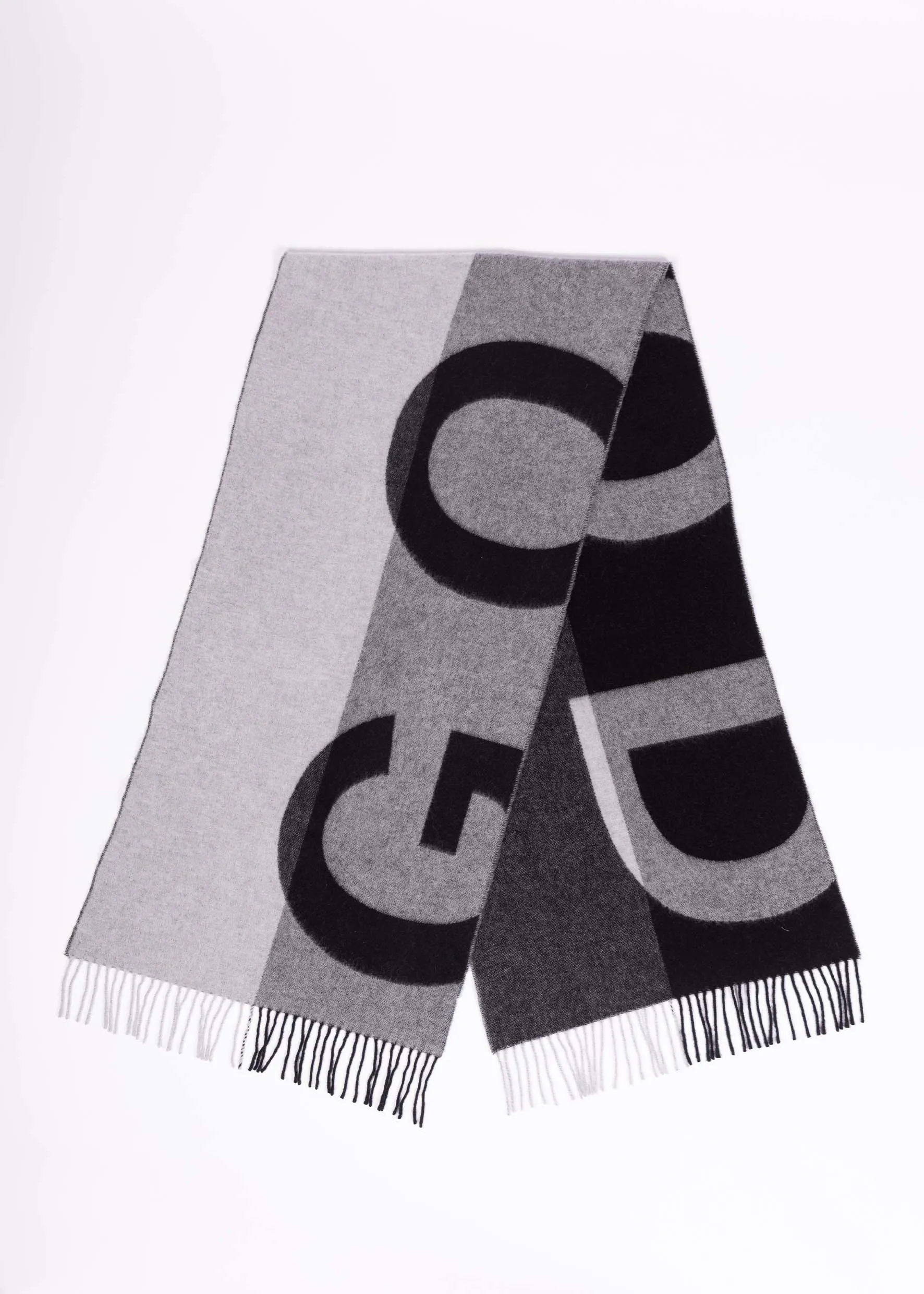 Reversible two-tone scarf